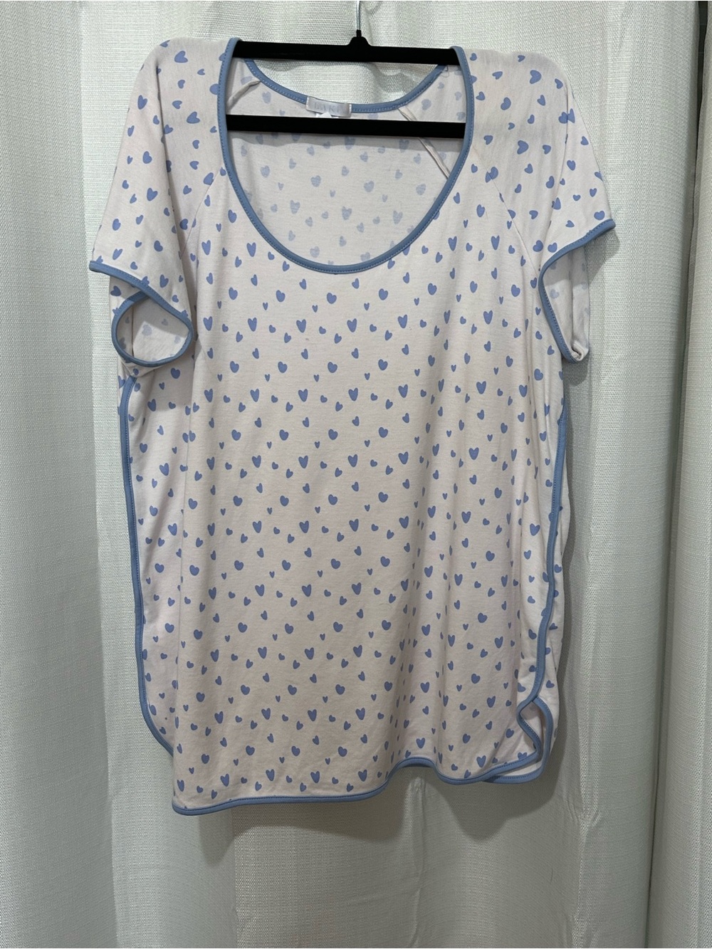 Women’s  Light brand White Scoop Neck Heart Print Sleep Top — Light Blue Trim